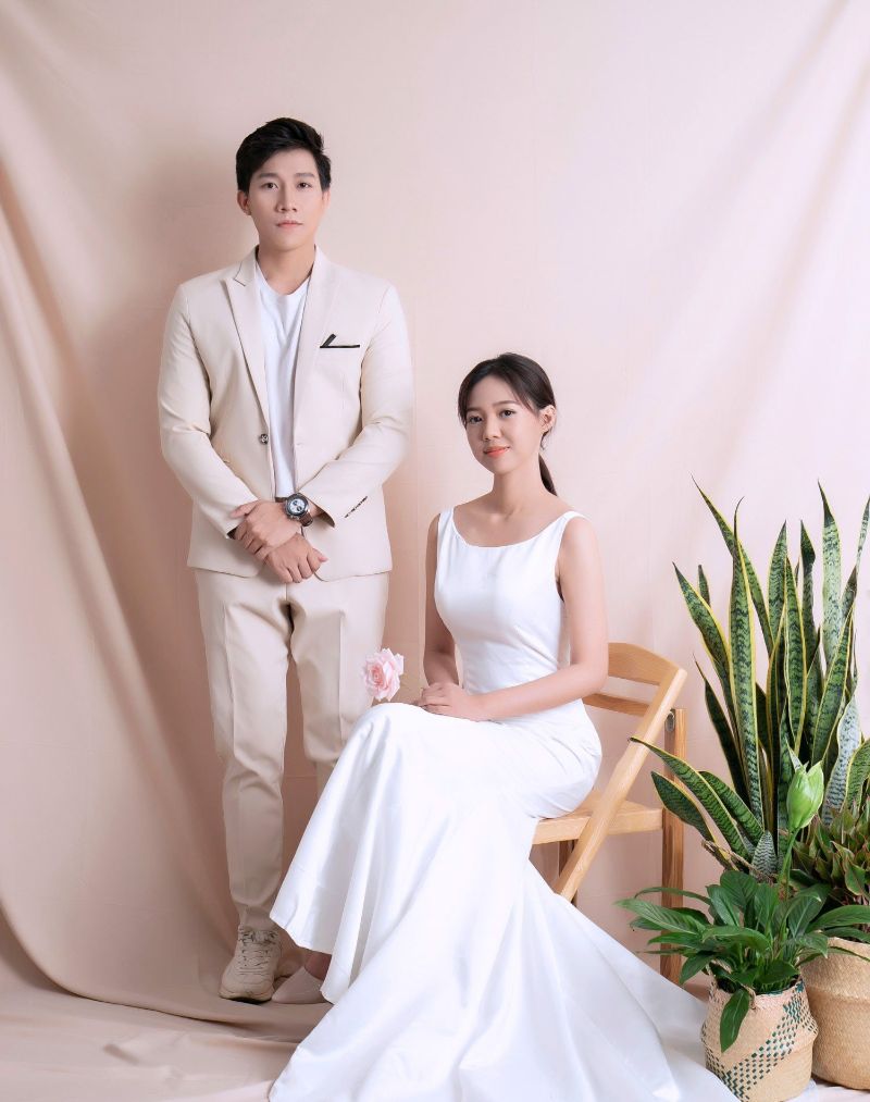 Chụp hình cưới cô dâu chú rể trong studio
