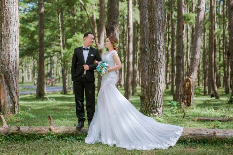 Chụp ảnh cưới ngoại cảnh lãng mạn