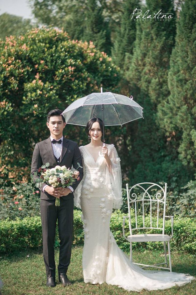 chụp ảnh cưới ngoài vườn