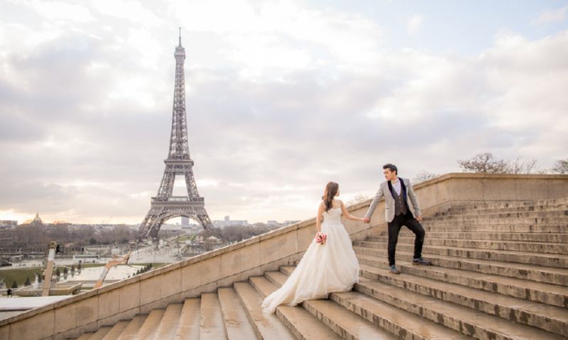 chụp hình cưới ở Châu Âu - toà tháp eiffed