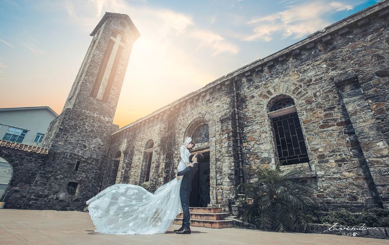 Chụp ảnh cưới tại phim trường phong cách nghệ thuật