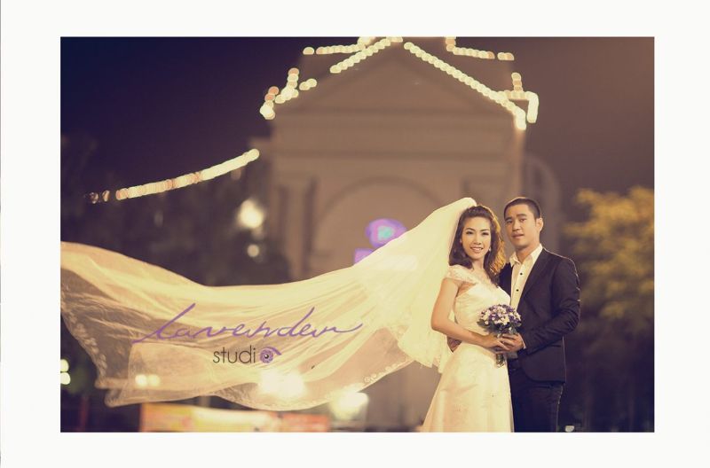 Chụp ảnh cưới ngoại cảnh buổi tối