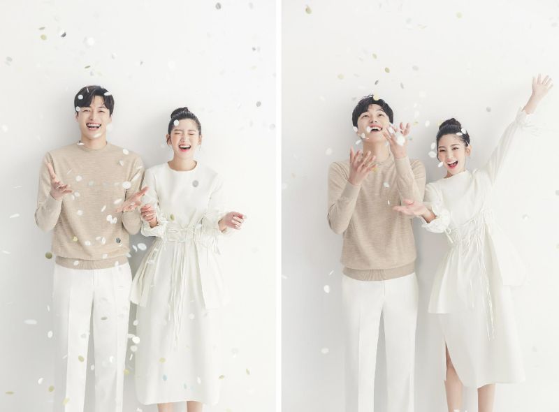 chàng trai và cô gái chụp ảnh phong cách hàn