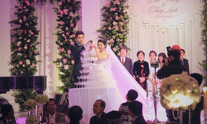 Chụp hình đám cưới hỏi tại nhà hàng ở Sài gòn dịch vụ chụp hình đám cưới hàng đầu tại Sài Gòn