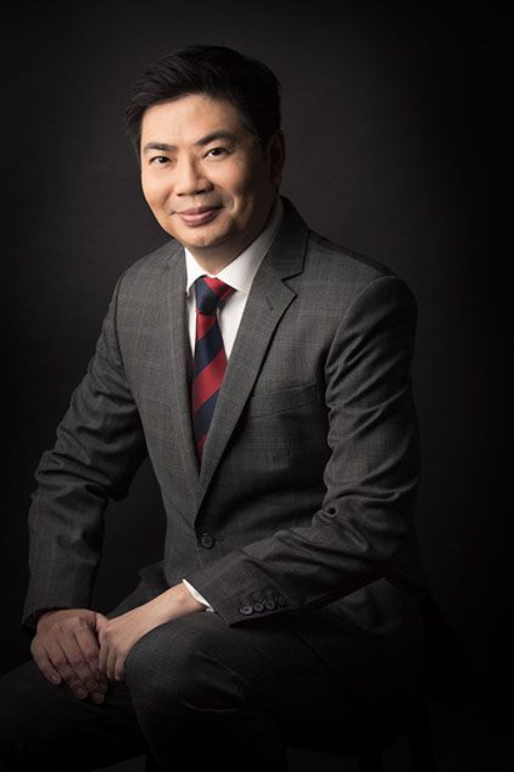 Tiệm ảnh doanh nhân 1990 – Địa chỉ bạn không nên bỏ qua khi chụp ảnh profile doanh nhân tại Hà Nội