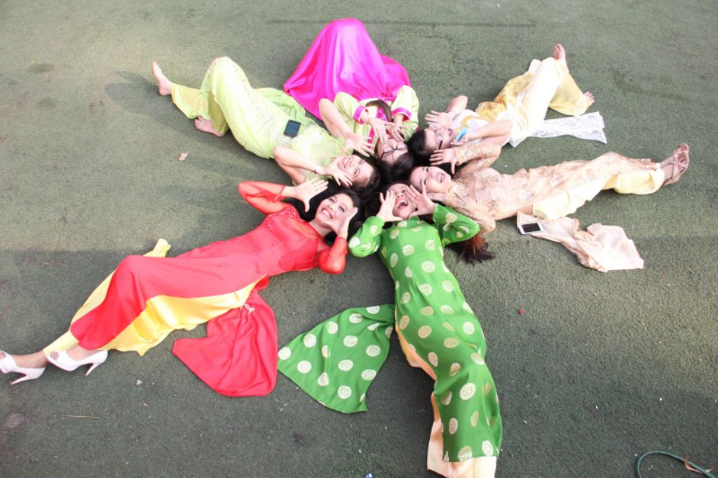 Áo dài cách tân Fatraly - Mang đến nhiều mẫu áo dài đa dạng, ấn tượng