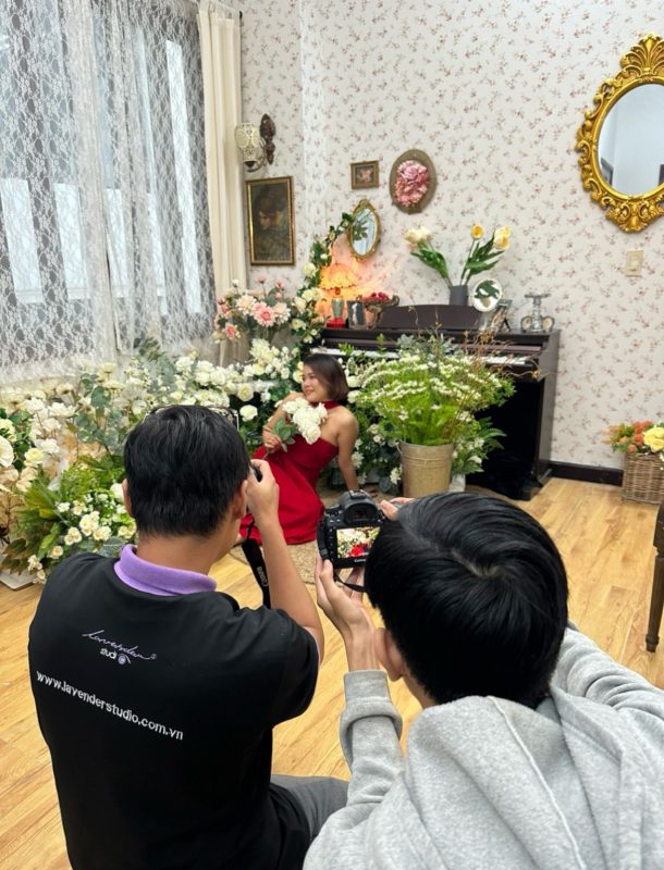 Giá dịch vụ thuê thợ ảnh đẹp ở Hà Nội