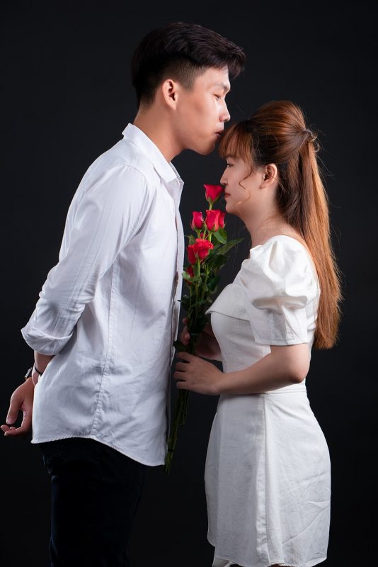 Chụp hình couple studio giá bao nhiêu Chụp hình couple studio giá bao nhiêu