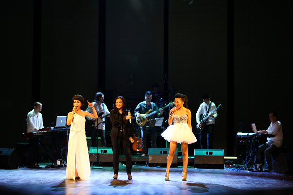 Chi phí chụp ảnh year end party 2025 giá rẻ tại Lavender Chi phí chụp ảnh year end party 2025 giá rẻ tại Lavender