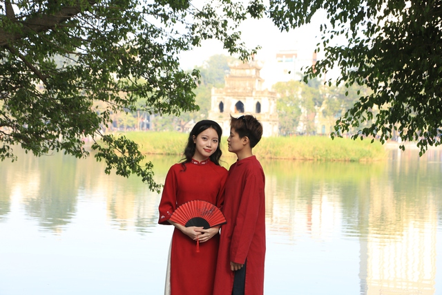  địa điểm chụp ảnh couple Tết tại Hà Nội năm 2025