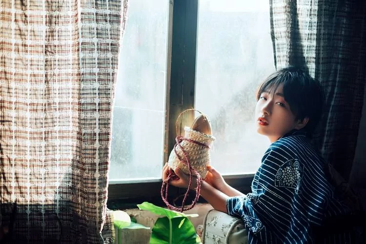 10 cách chụp hình tại nhà đẹp nhất dành cho các cô nàng