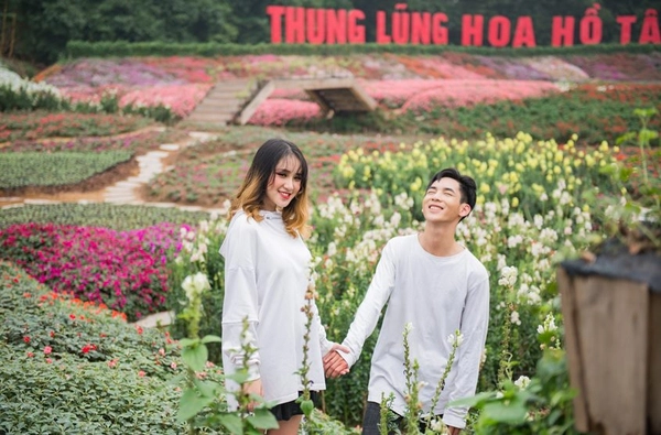  địa điểm chụp ảnh couple Tết tại Hà Nội năm 2025