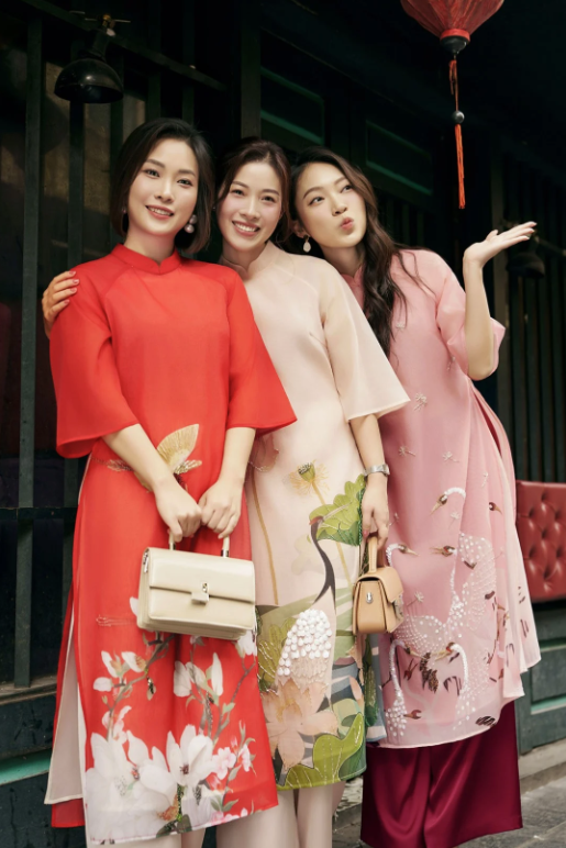 Lên danh sách 10 địa điểm chụp ảnh áo dài Tết tại Hà Nội năm 2025