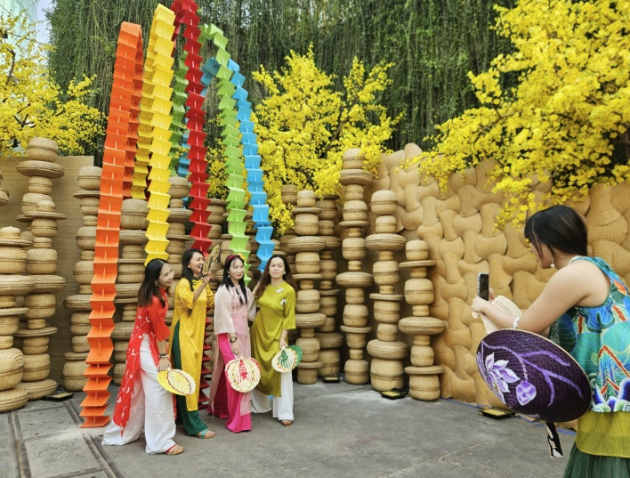 Check-in 10 địa điểm chụp hình áo dài ngoại cảnh ở TPHCM xuân Ất Tỵ 2025