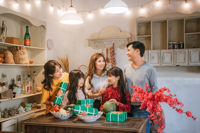 Tết chụp ảnh tại nhà - gia đình yêu thương