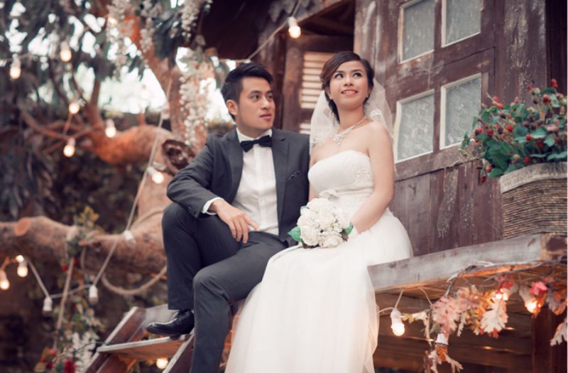 chụp ảnh cưới Hà Nội - có nhiều đèn nháy