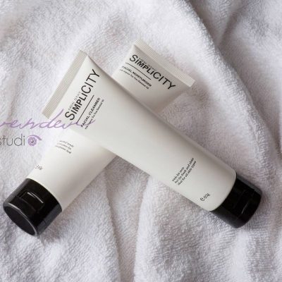 dịch vụ quay video sản phẩm tuýp kem màu trắng