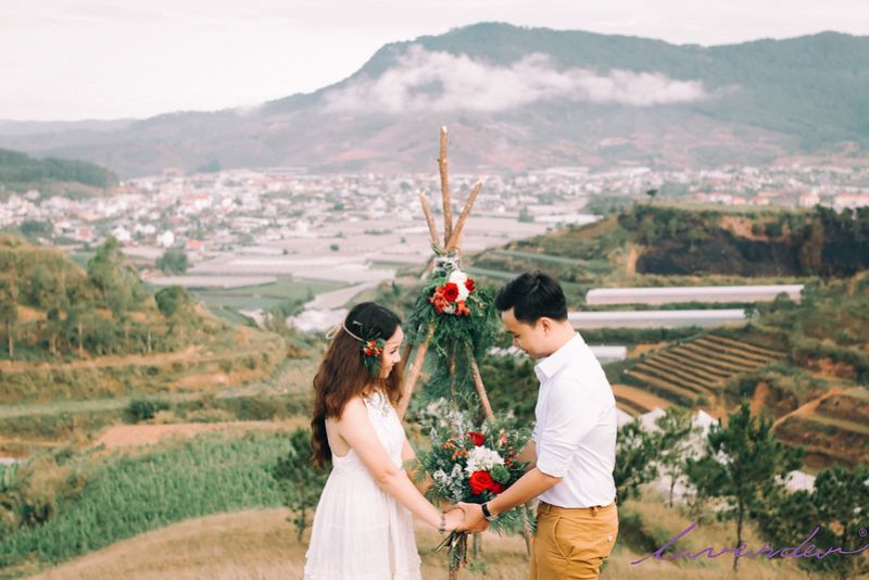 Nên chụp ảnh cưới vào tháng mấy | chụp trước 3-4 tháng tại ngọn đồi