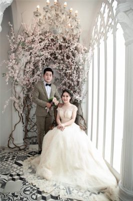 Cô dâu chú rể chụp ảnh cưới tại studio
