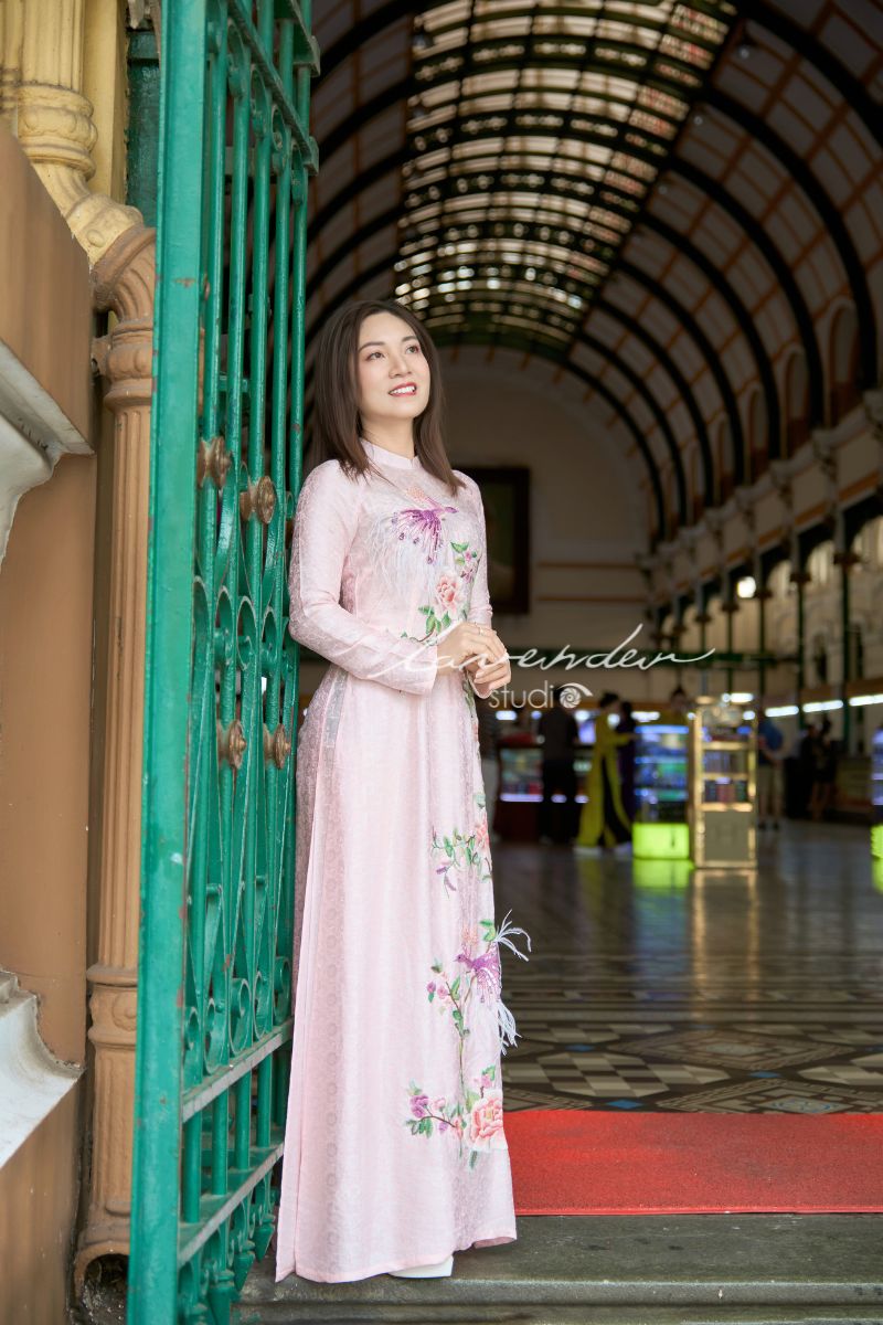 Xu hướng chụp hình ngoại cảnh áo dài được giới trẻ yêu thích trong những năm gần đây