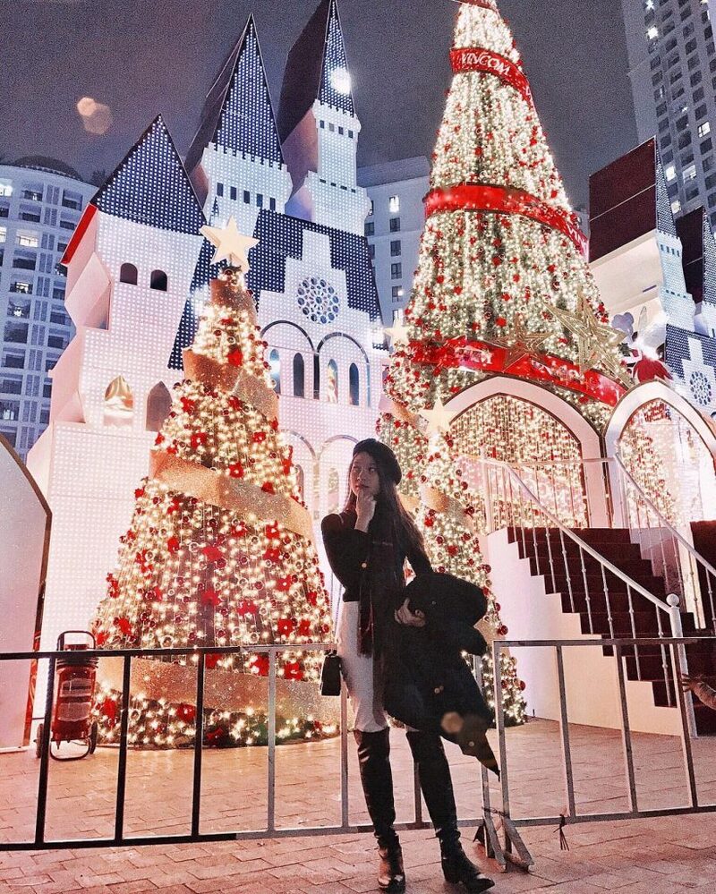 Concept chụp ảnh Noel cho gia đình tại Hà Nội – Ấm áp và tràn đầy yêu thương Concept chụp ảnh Noel cho gia đình tại Hà Nội – Ấm áp và tràn đầy yêu thương