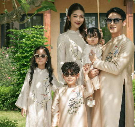 Lưu giữ kỷ niệm sum vầy khi chụp ảnh gia đình áo dài