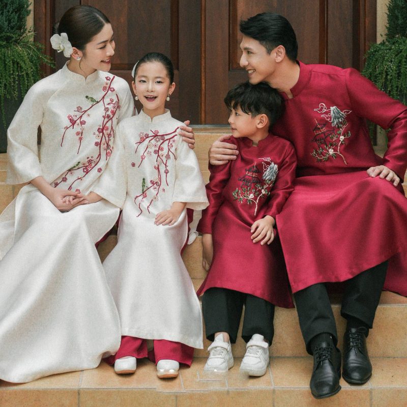 Lưu giữ kỷ niệm sum vầy khi chụp ảnh gia đình áo dài