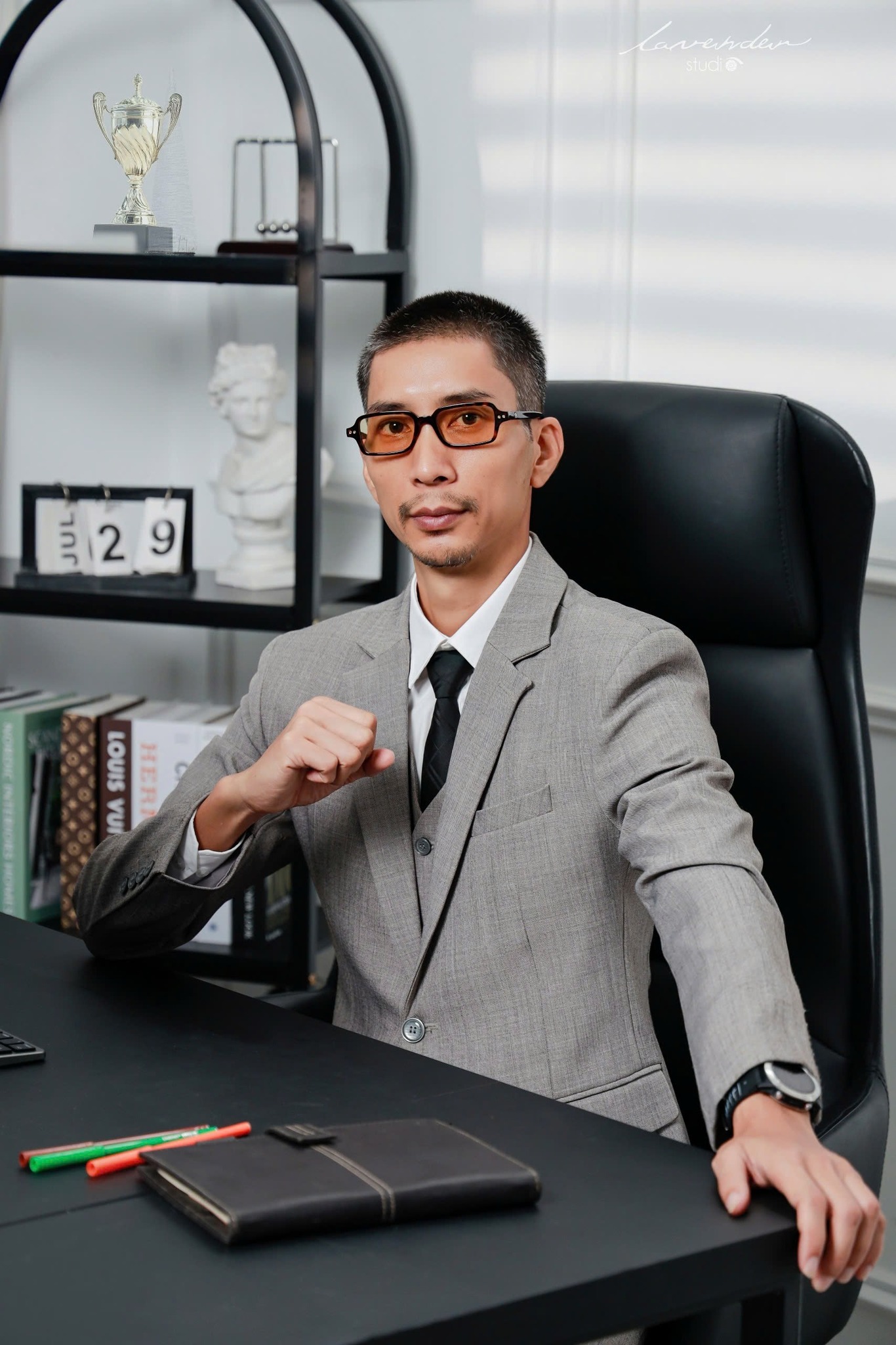 Kinh nghiệm chụp ảnh chân dung profile 2026 chuẩn doanh nhân hiện đại