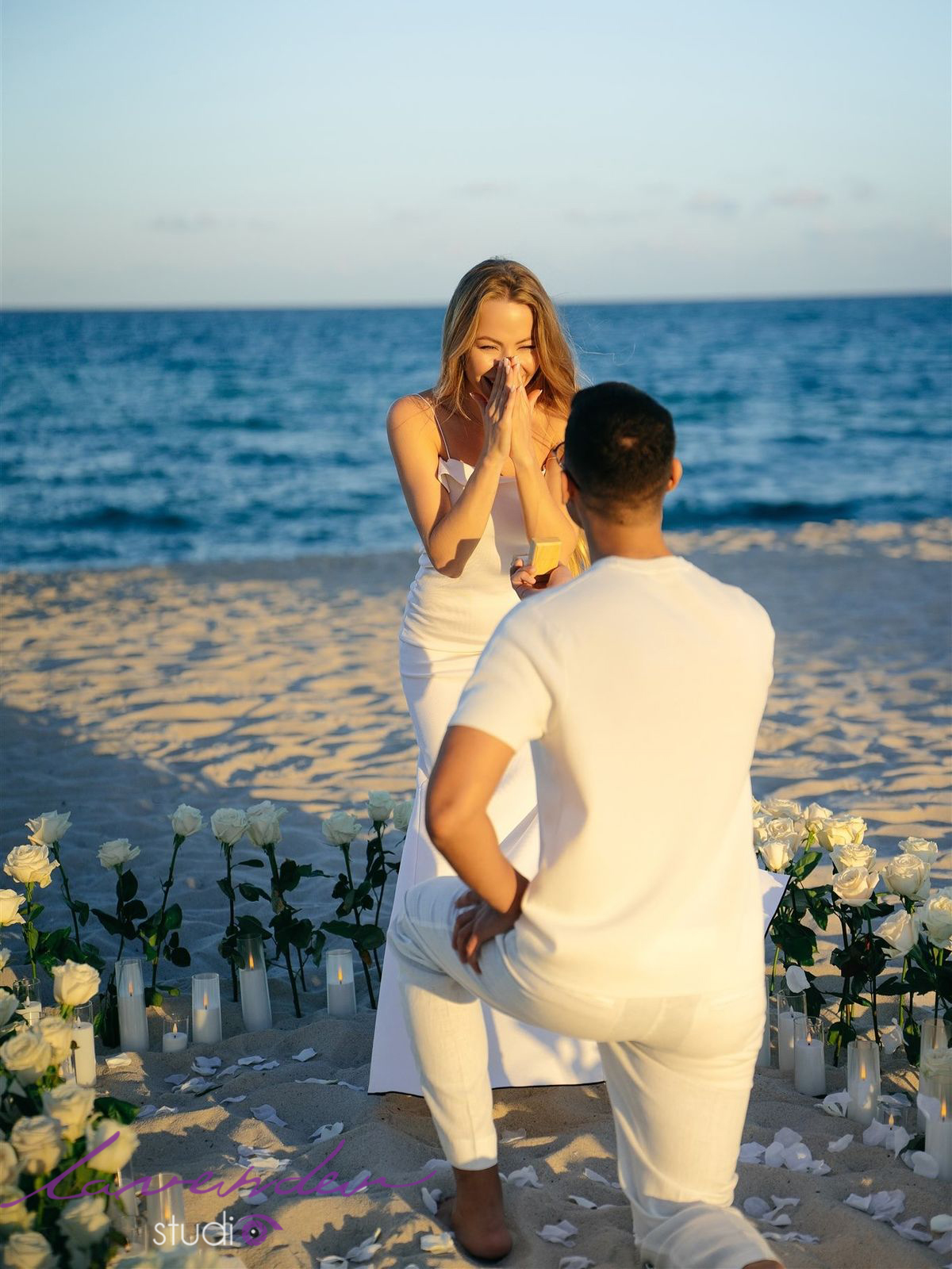 Bí quyết trang trí cầu hôn ở biển đơn giản nhưng lãng mạn 2026 Bí quyết trang trí cầu hôn ở biển đơn giản nhưng lãng mạn 2026