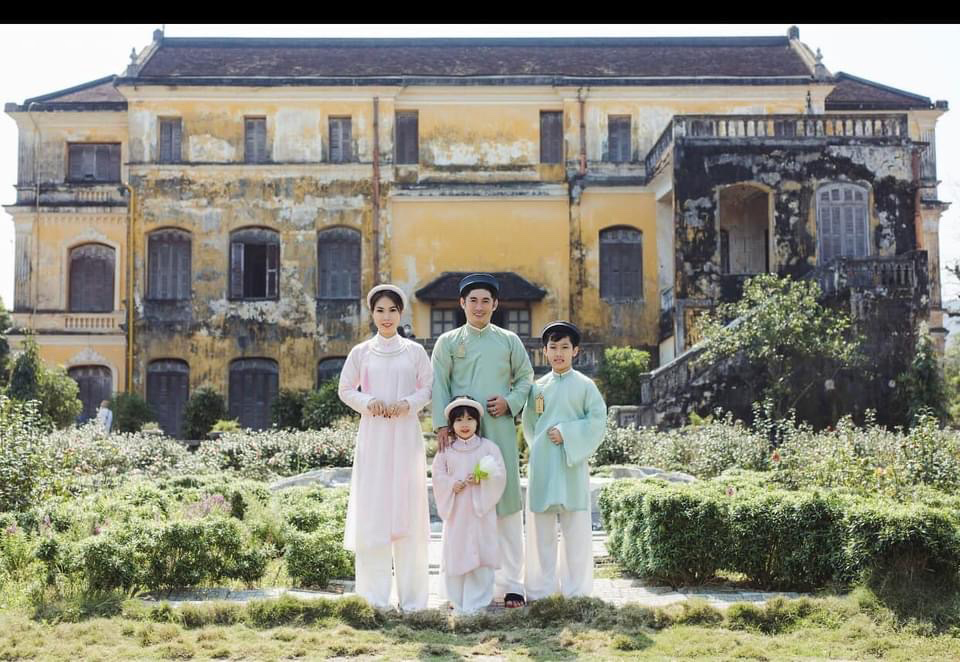 Concept Chụp Ảnh Gia Đình Huế 2026 Phong Cách Truyền Thống Sang Trọng